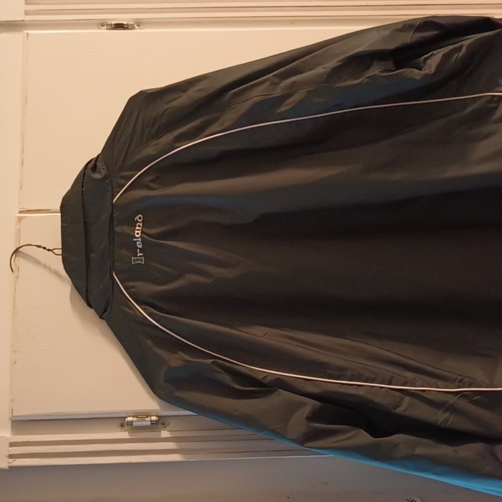 Windbreaker - Picture 5 of 6